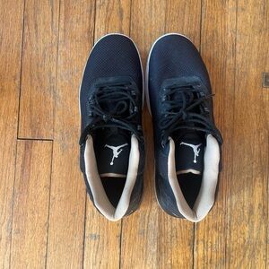 EUC Nike Jordan Academy High Top Big Kid Sneaker in Black